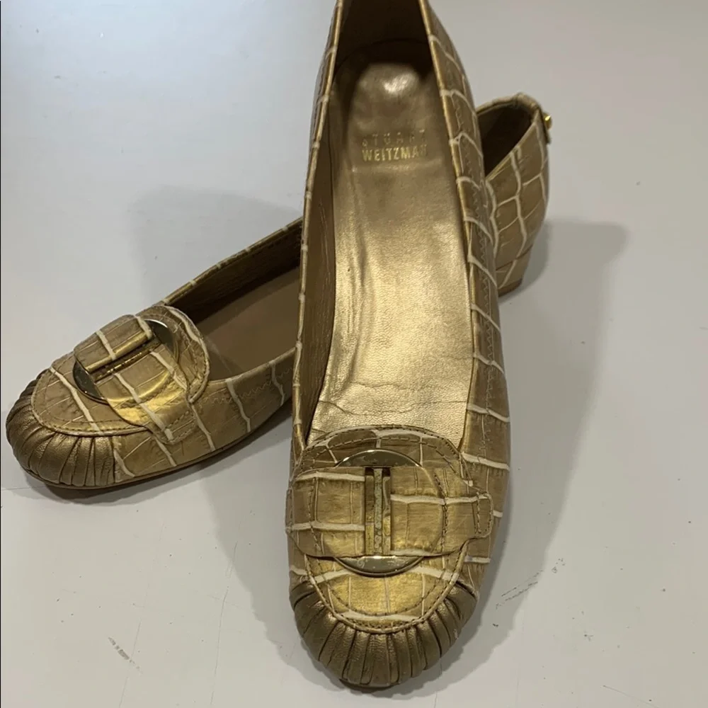 Stuart Weitzman size 8 narrow flats